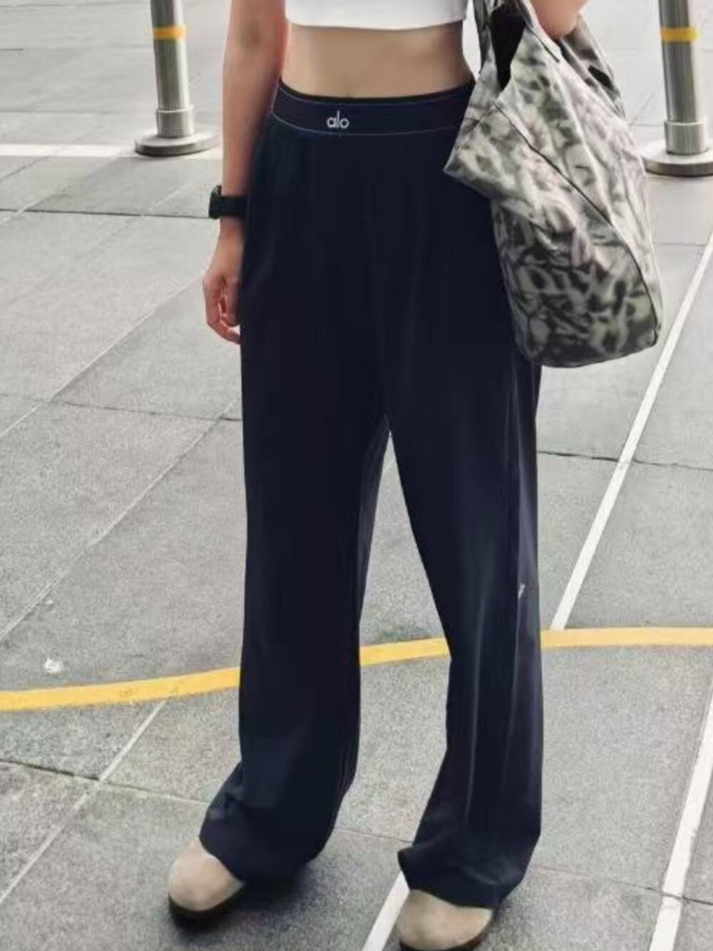 🥏ALO Yoga Suit Up Trouser Black (Regular)🎃Create a stylish and casual look - Picture 8 of 9